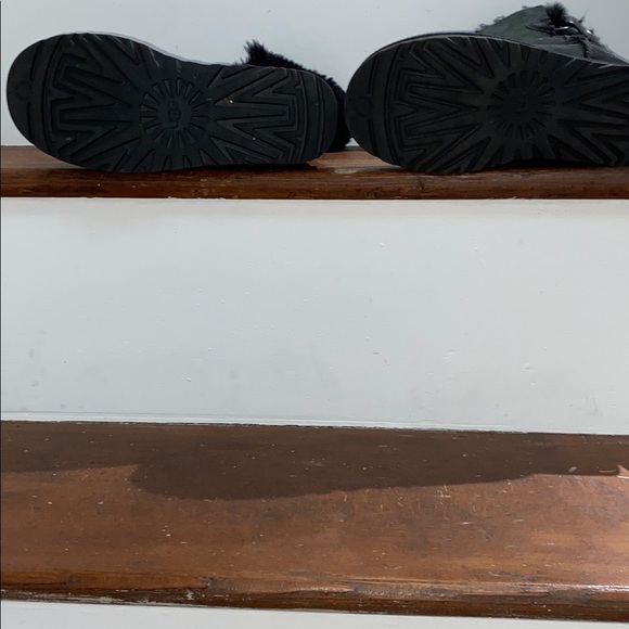 UGG Women's Black Nash Boots, Size 8 - Picture 5 of 7